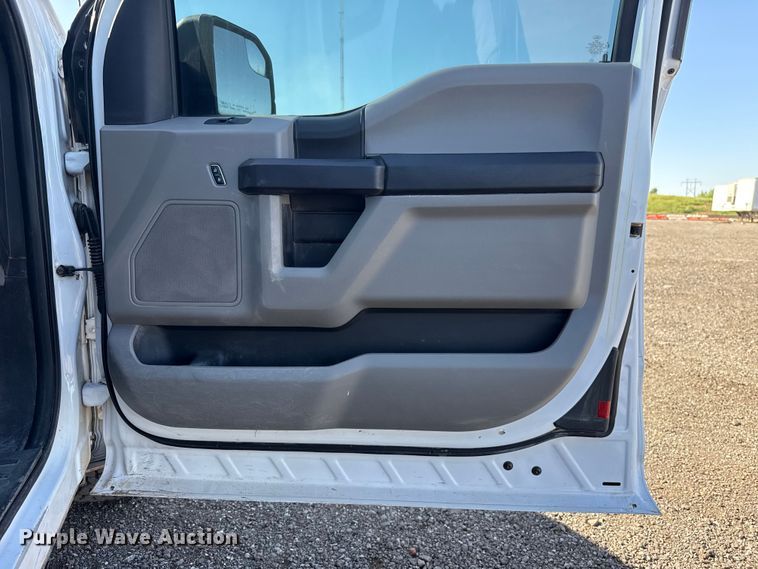 image for item ET6118 2018 Ford F150 XL Ext. Cab pickup truck