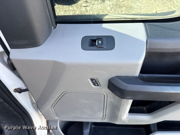 image for item ET6118 2018 Ford F150 XL Ext. Cab pickup truck