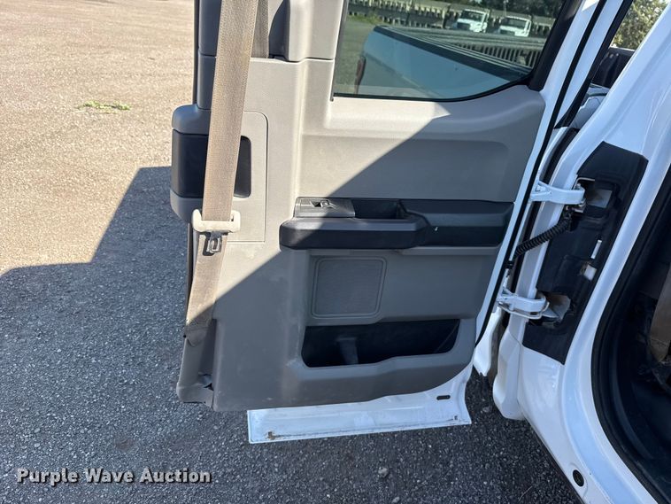 image for item ET6118 2018 Ford F150 XL Ext. Cab pickup truck
