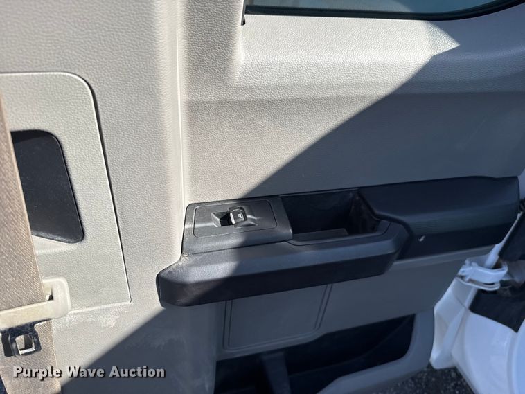 image for item ET6118 2018 Ford F150 XL Ext. Cab pickup truck