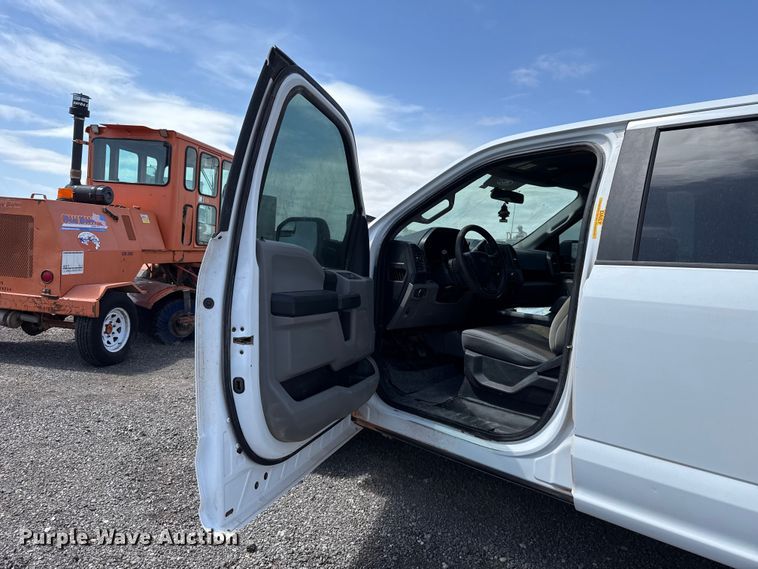 image for item ET6121 2018 Ford F150 XL Crew Cab pickup truck
