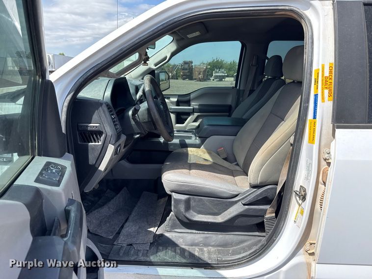 image for item ET6121 2018 Ford F150 XL Crew Cab pickup truck