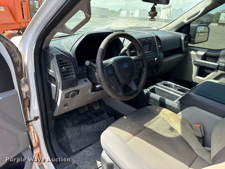image for item ET6121 2018 Ford F150 XL Crew Cab pickup truck