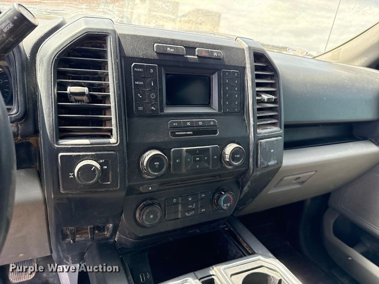 image for item ET6121 2018 Ford F150 XL Crew Cab pickup truck