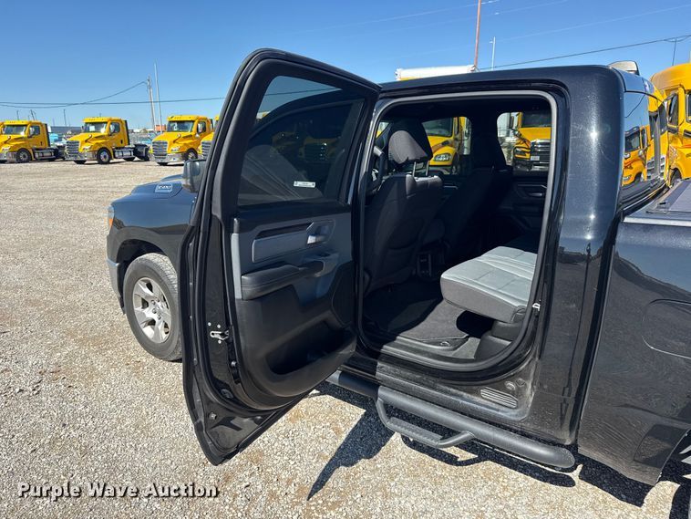 image for item ET6124 2023 RAM 1500 Big Horn Crew Cab pickup truck