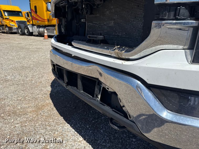image for item ET6125 2023 Ford F150 XLT Crew Cab pickup truck