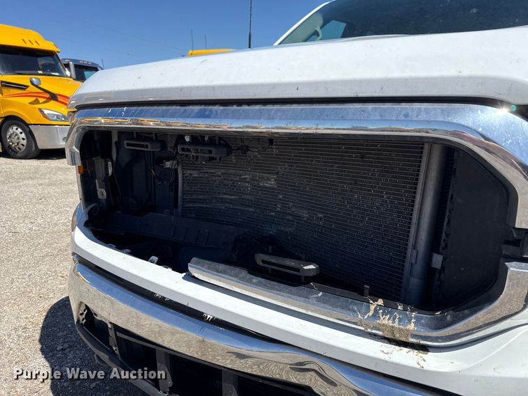 image for item ET6125 2023 Ford F150 XLT Crew Cab pickup truck