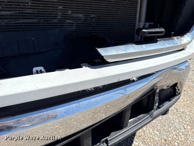 image for item ET6125 2023 Ford F150 XLT Crew Cab pickup truck