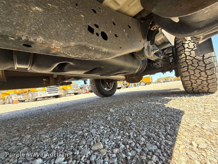 image for item ET6125 2023 Ford F150 XLT Crew Cab pickup truck