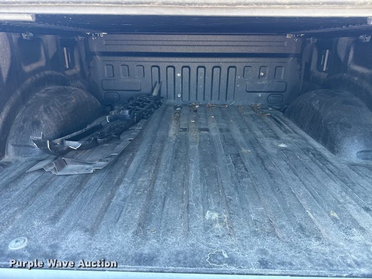 image for item ET6125 2023 Ford F150 XLT Crew Cab pickup truck