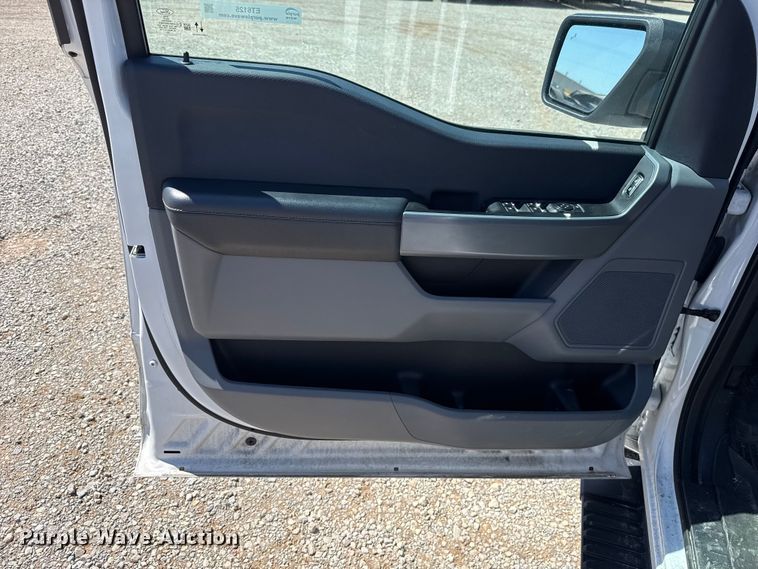 image for item ET6125 2023 Ford F150 XLT Crew Cab pickup truck
