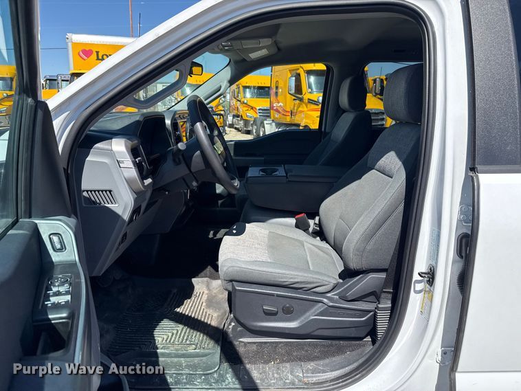 image for item ET6125 2023 Ford F150 XLT Crew Cab pickup truck