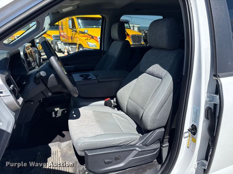 image for item ET6125 2023 Ford F150 XLT Crew Cab pickup truck