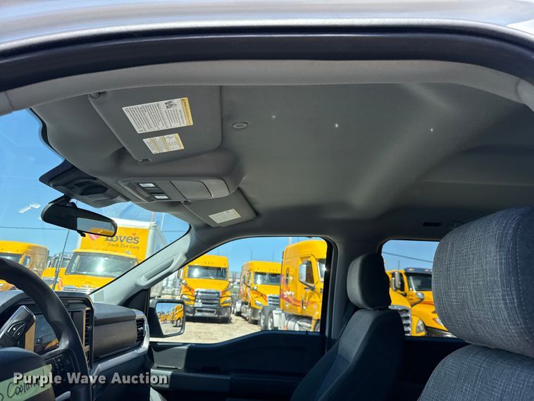 image for item ET6125 2023 Ford F150 XLT Crew Cab pickup truck