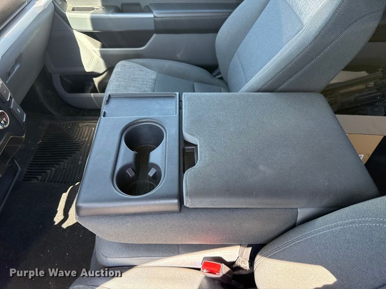 image for item ET6125 2023 Ford F150 XLT Crew Cab pickup truck