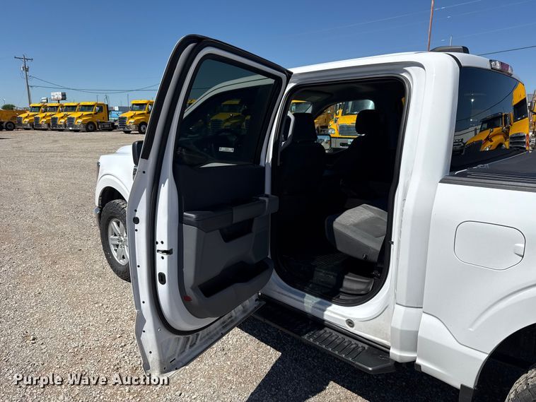 image for item ET6125 2023 Ford F150 XLT Crew Cab pickup truck