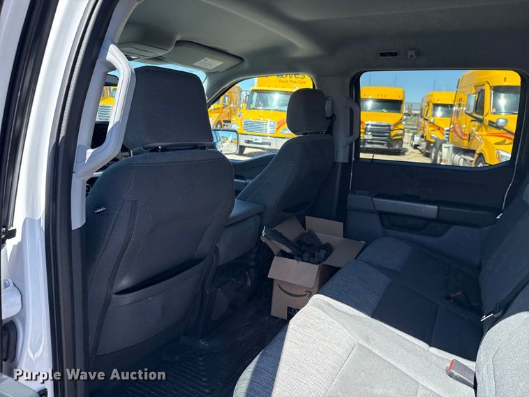 image for item ET6125 2023 Ford F150 XLT Crew Cab pickup truck