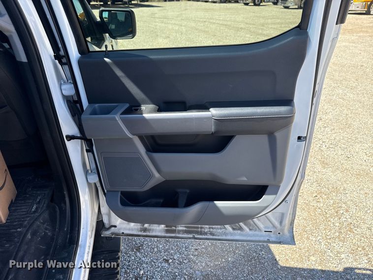 image for item ET6125 2023 Ford F150 XLT Crew Cab pickup truck