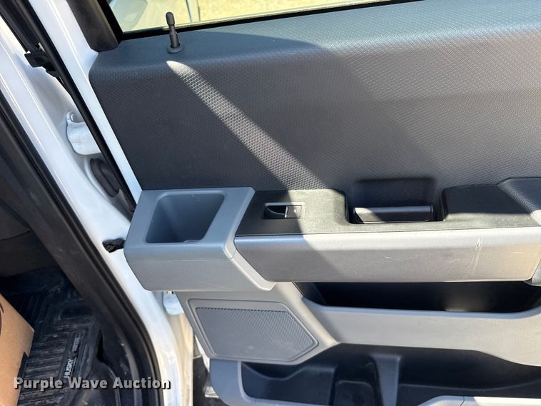 image for item ET6125 2023 Ford F150 XLT Crew Cab pickup truck