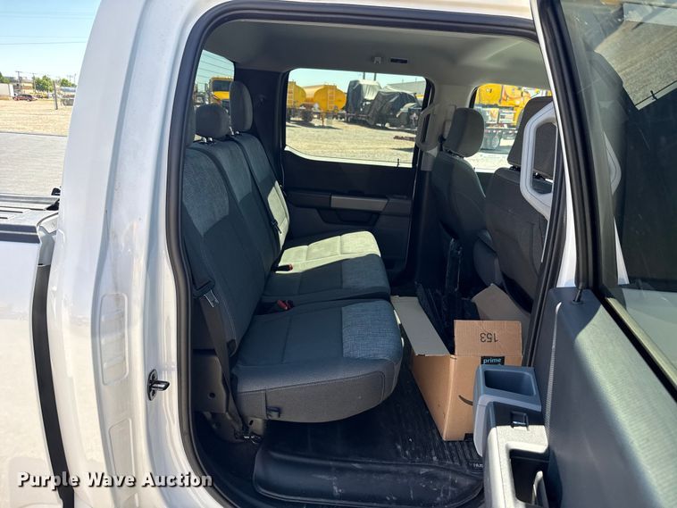 image for item ET6125 2023 Ford F150 XLT Crew Cab pickup truck