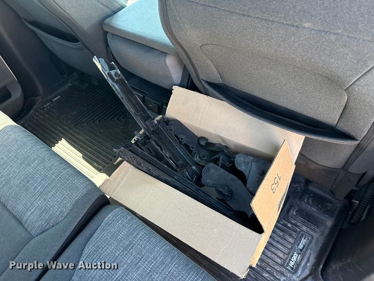 image for item ET6125 2023 Ford F150 XLT Crew Cab pickup truck