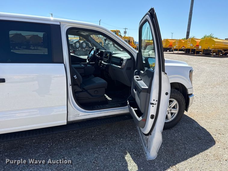 image for item ET6125 2023 Ford F150 XLT Crew Cab pickup truck