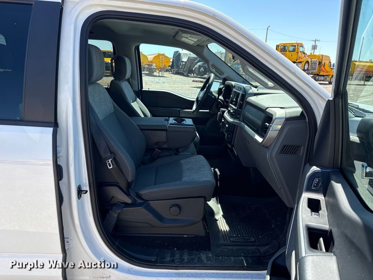 image for item ET6125 2023 Ford F150 XLT Crew Cab pickup truck