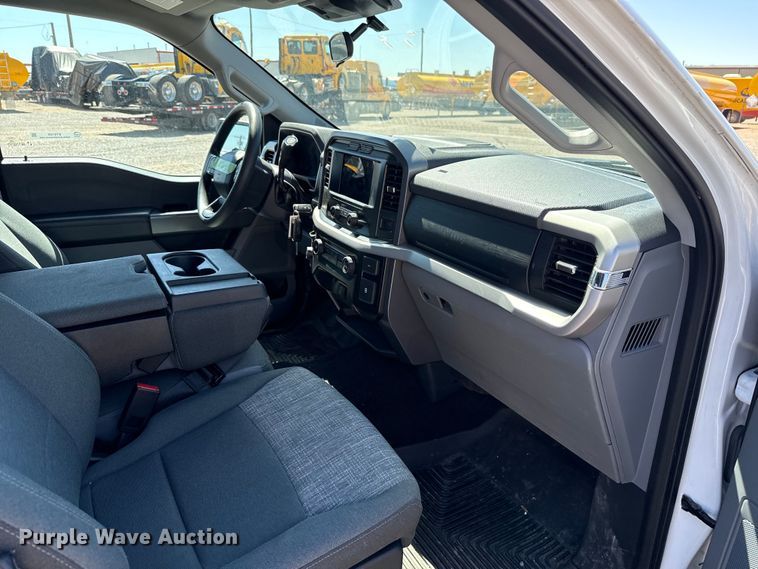 image for item ET6125 2023 Ford F150 XLT Crew Cab pickup truck