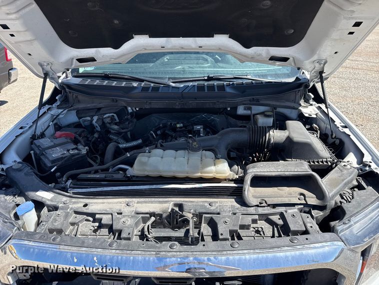 image for item ET6125 2023 Ford F150 XLT Crew Cab pickup truck