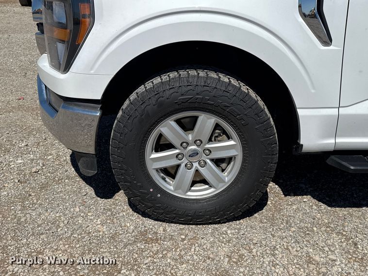 image for item ET6125 2023 Ford F150 XLT Crew Cab pickup truck