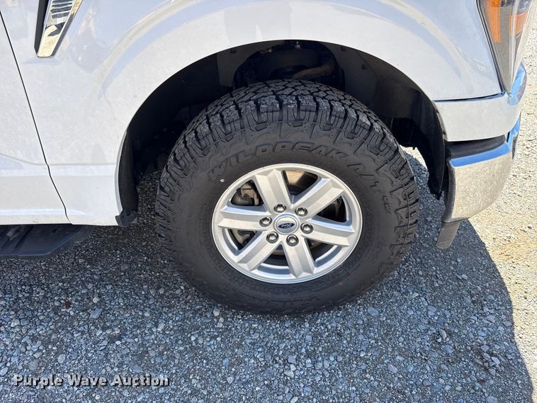 image for item ET6125 2023 Ford F150 XLT Crew Cab pickup truck
