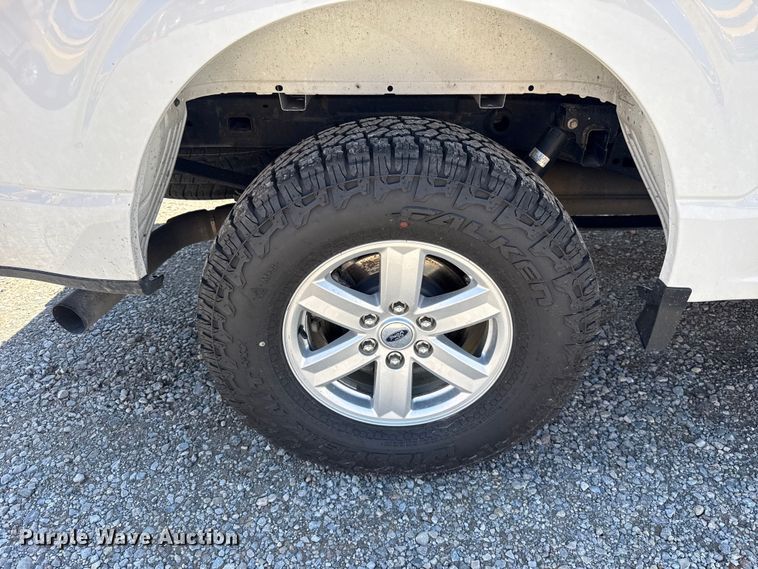 image for item ET6125 2023 Ford F150 XLT Crew Cab pickup truck