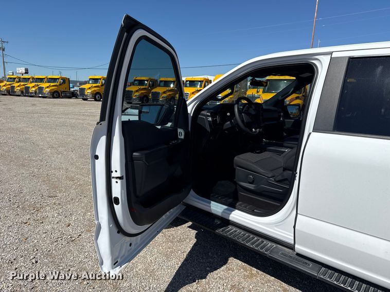 image for item ET6126 2021 Ford F150 STX Crew Cab pickup truck