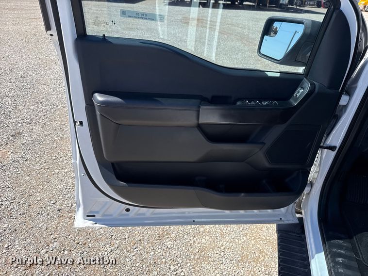 image for item ET6126 2021 Ford F150 STX Crew Cab pickup truck