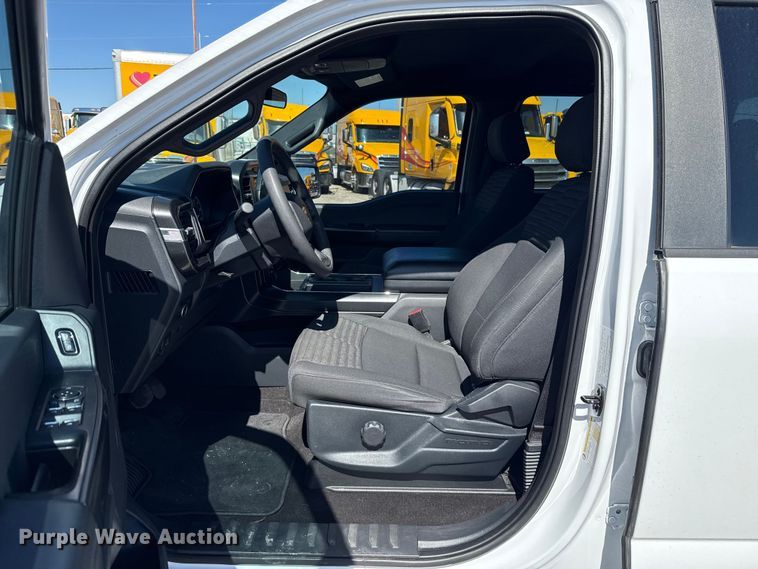 image for item ET6126 2021 Ford F150 STX Crew Cab pickup truck