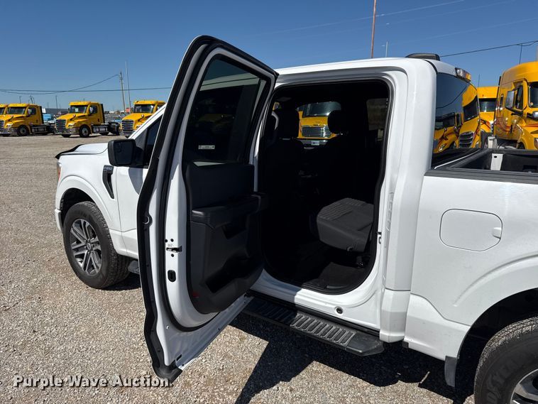 image for item ET6126 2021 Ford F150 STX Crew Cab pickup truck