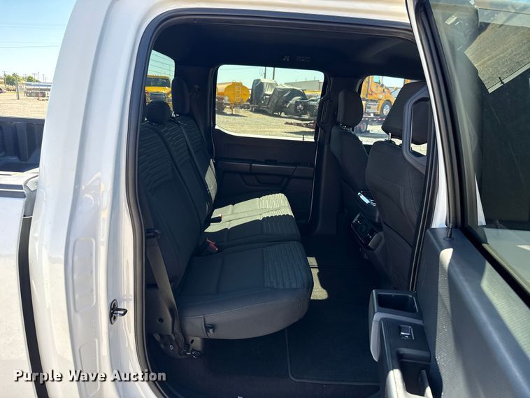 image for item ET6126 2021 Ford F150 STX Crew Cab pickup truck