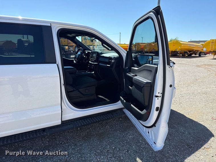 image for item ET6126 2021 Ford F150 STX Crew Cab pickup truck