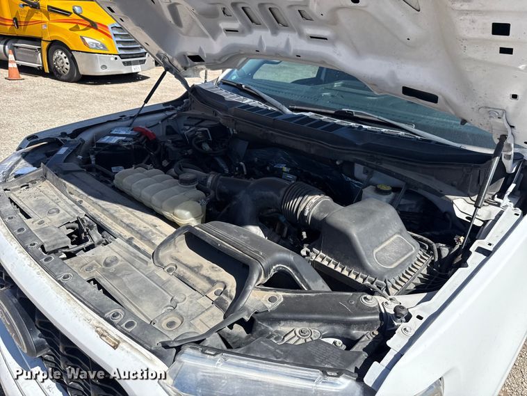 image for item ET6126 2021 Ford F150 STX Crew Cab pickup truck
