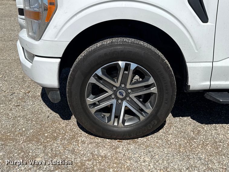 image for item ET6126 2021 Ford F150 STX Crew Cab pickup truck