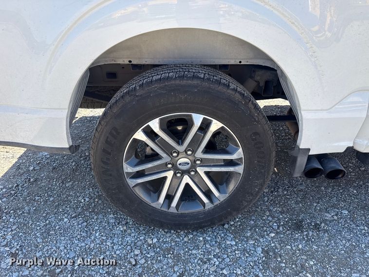 image for item ET6126 2021 Ford F150 STX Crew Cab pickup truck