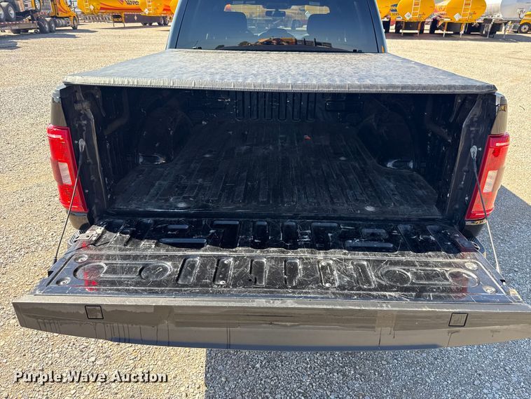 image for item ET6127 2021 Ford F150  Crew Cab pickup truck