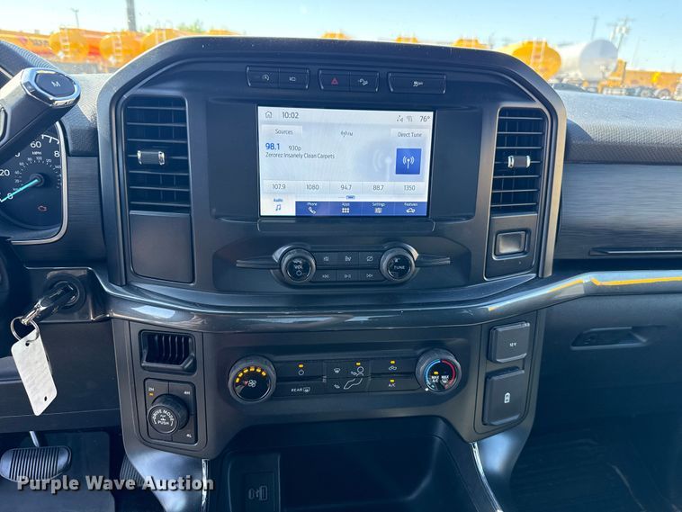 image for item ET6127 2021 Ford F150  Crew Cab pickup truck
