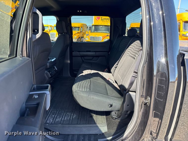 image for item ET6127 2021 Ford F150  Crew Cab pickup truck