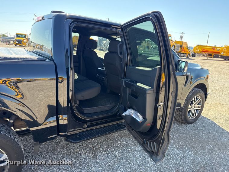 image for item ET6127 2021 Ford F150  Crew Cab pickup truck