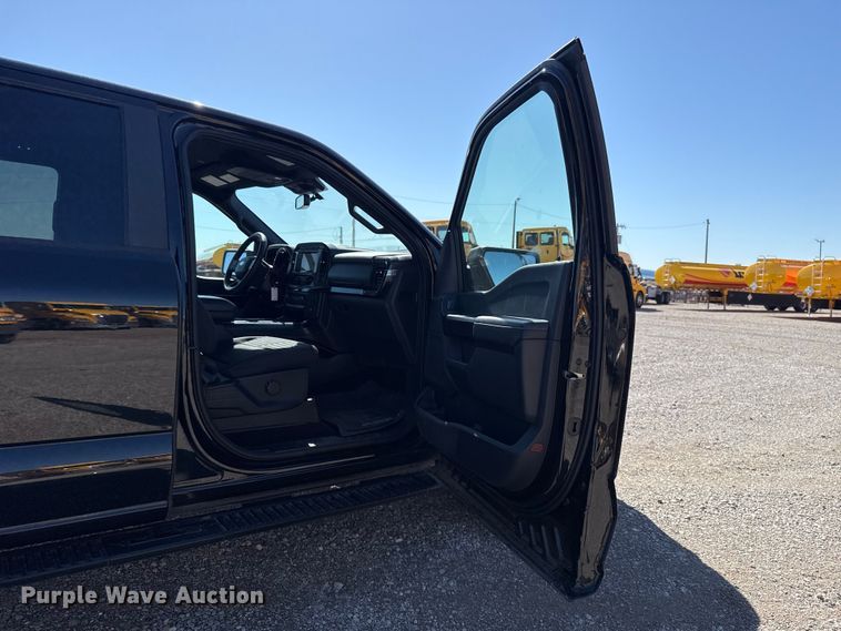 image for item ET6127 2021 Ford F150  Crew Cab pickup truck