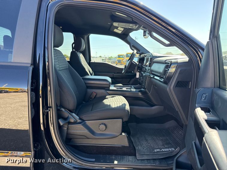 image for item ET6127 2021 Ford F150  Crew Cab pickup truck
