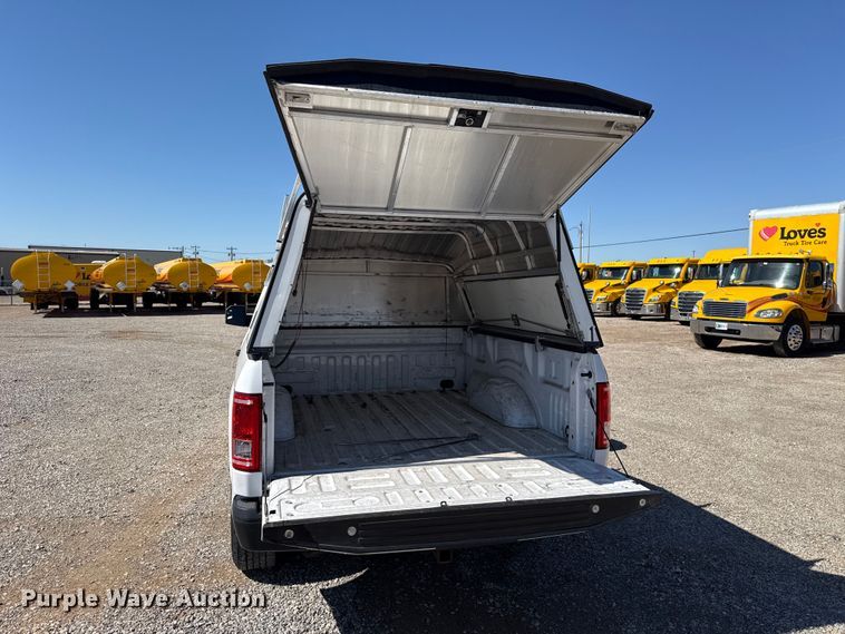 image for item ET6134 2017 Ford F150 Super Crew Crew Cab pickup truck