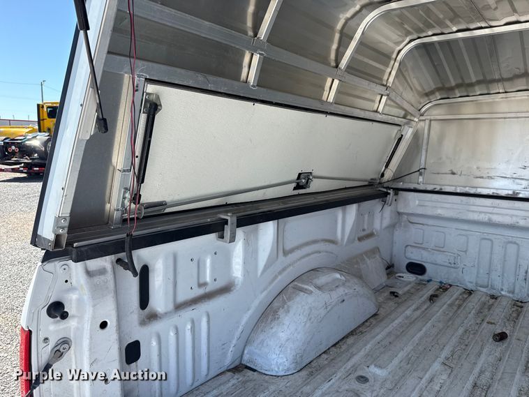 image for item ET6134 2017 Ford F150 Super Crew Crew Cab pickup truck