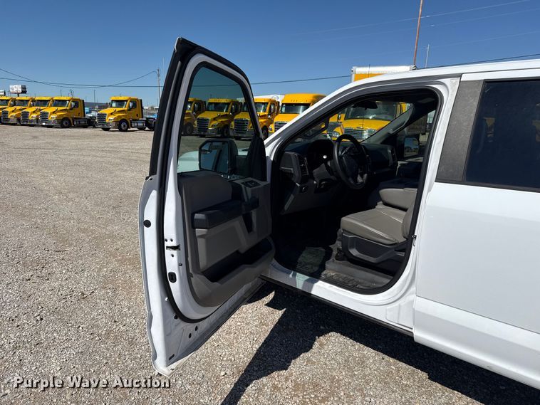 image for item ET6134 2017 Ford F150 Super Crew Crew Cab pickup truck